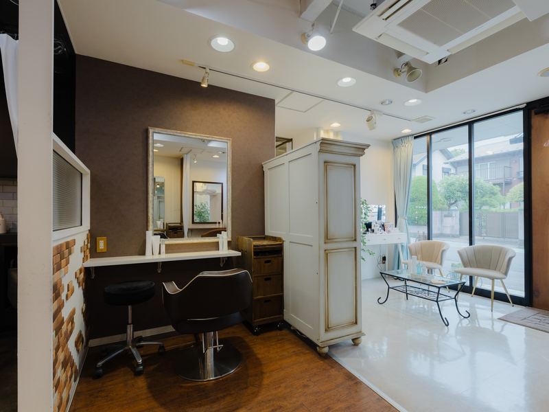 Glory+plus の店内